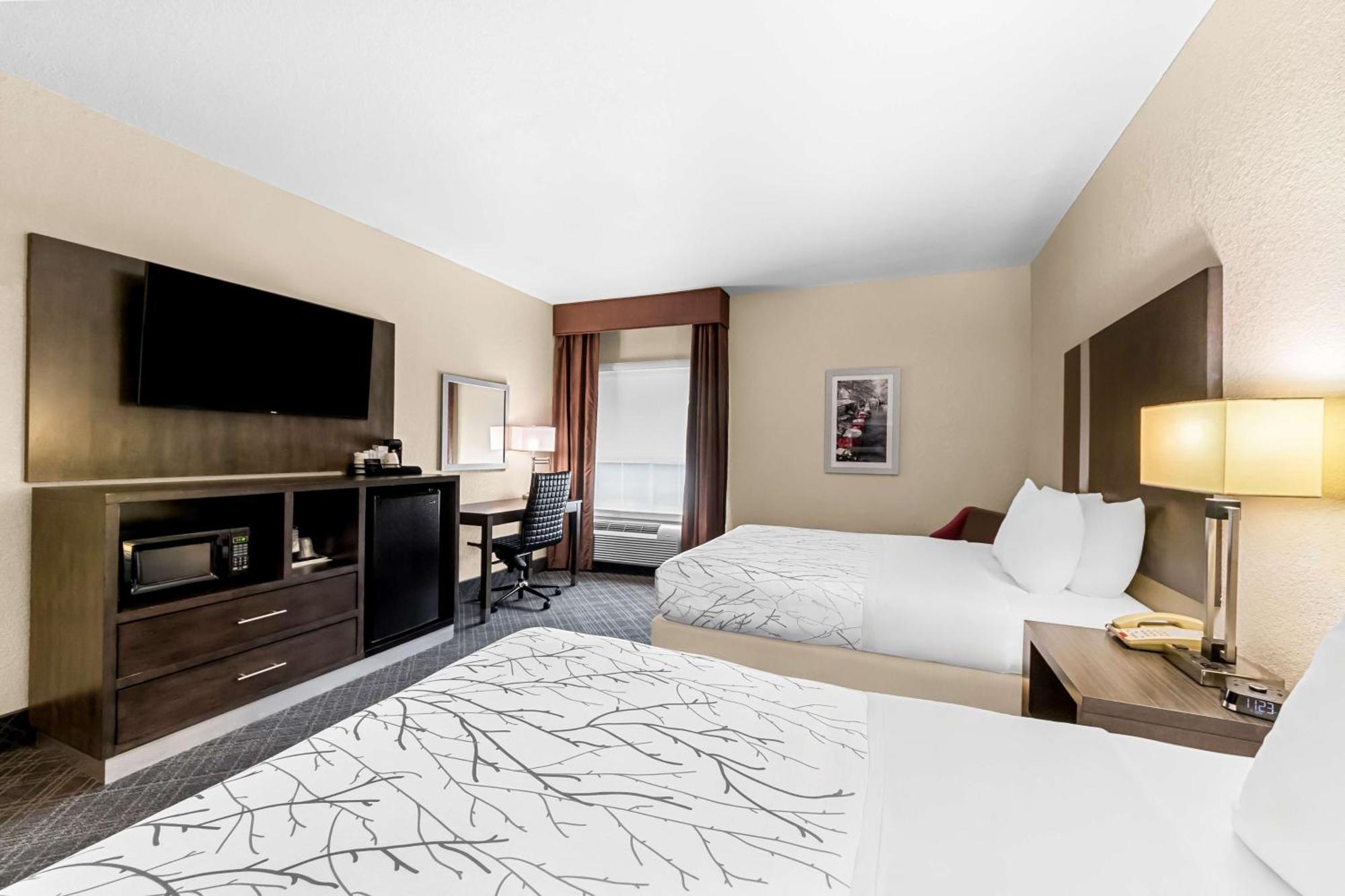 Queen Room with Two Queen Beds and Bath Tub - Disability Access/Non-Smoking