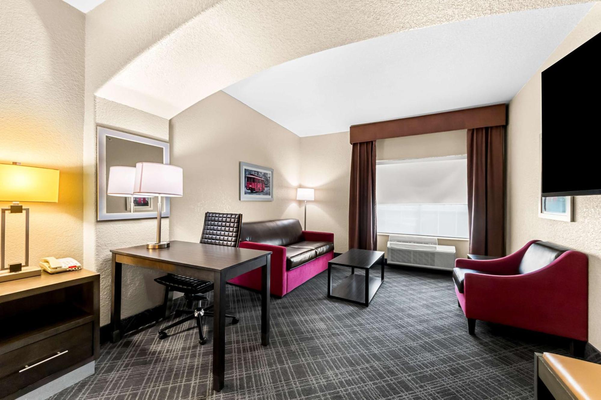 King Suite with Sofa Bed - Non-Smoking